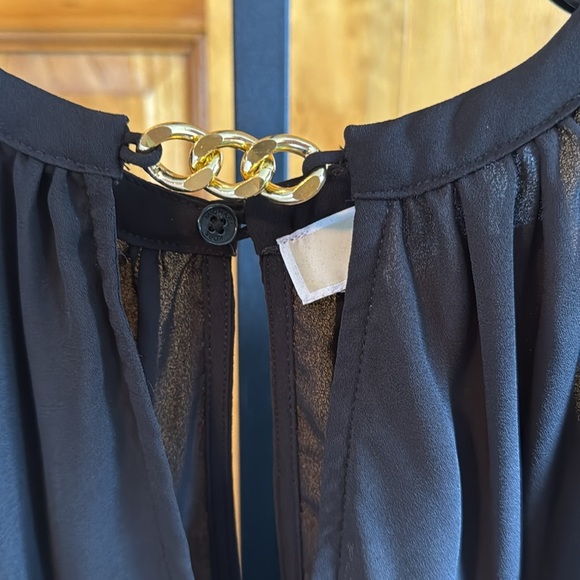 Michael Kors Cold‑Shoulder Blouse with Gold Chain Neckline • Size L • BLACK - Picture 4 of 8